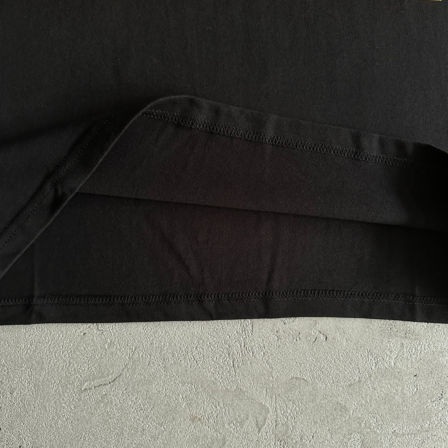 SY wages tee -black