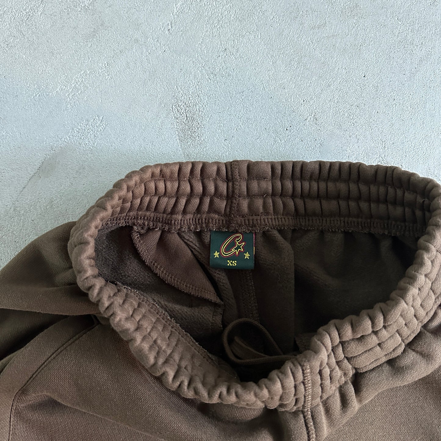 island puff print zip set-brown
