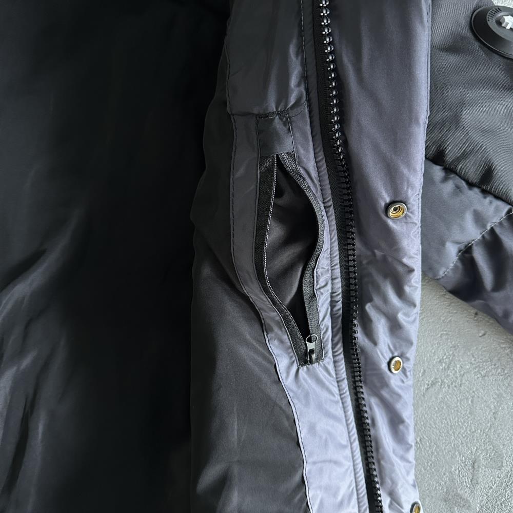 decoded arch puffer-black gradient