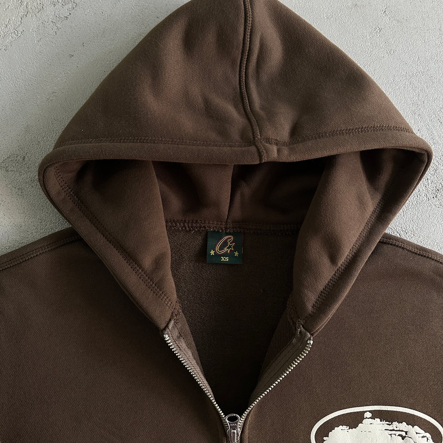 island puff print zip set-brown