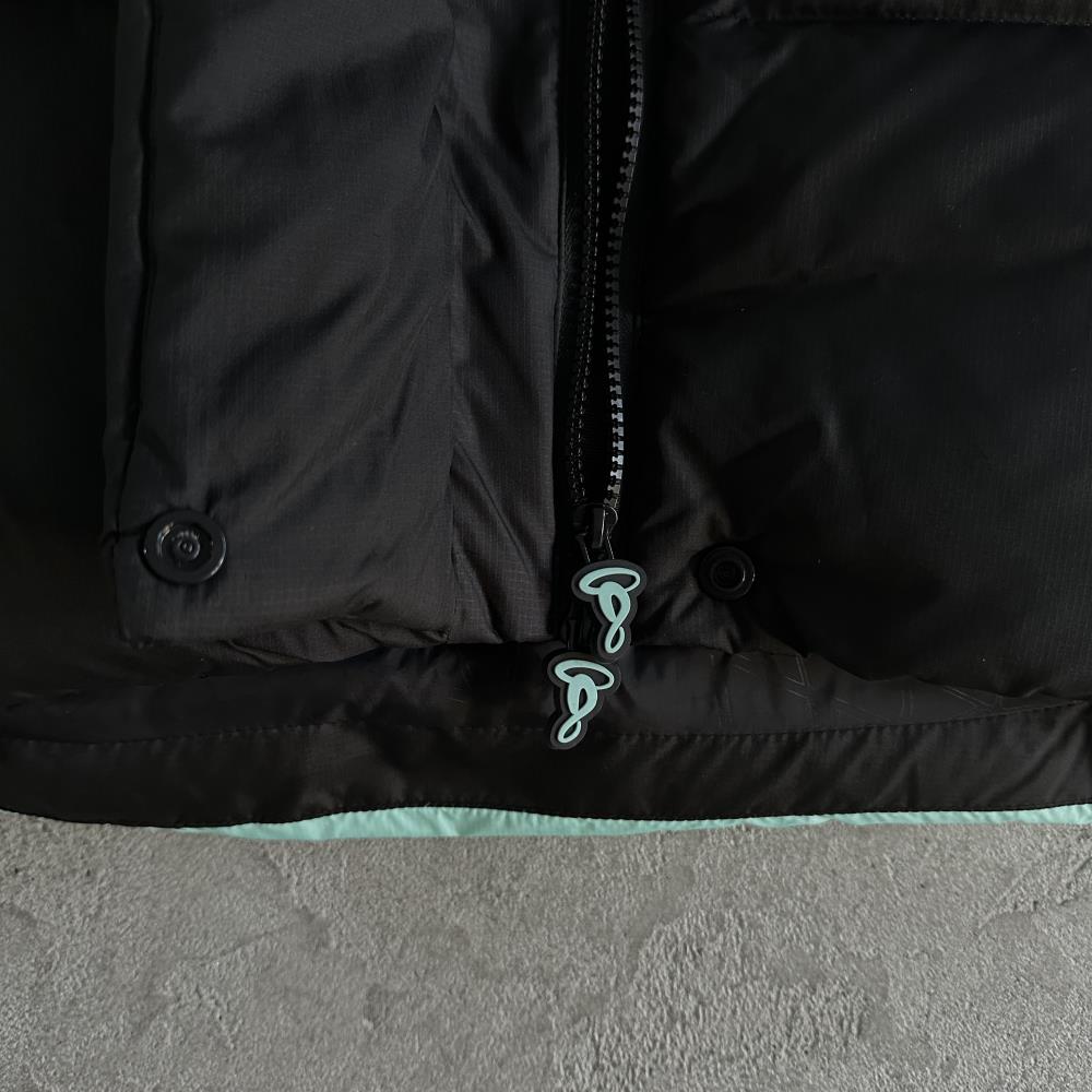 syna down jacket- Black and blue