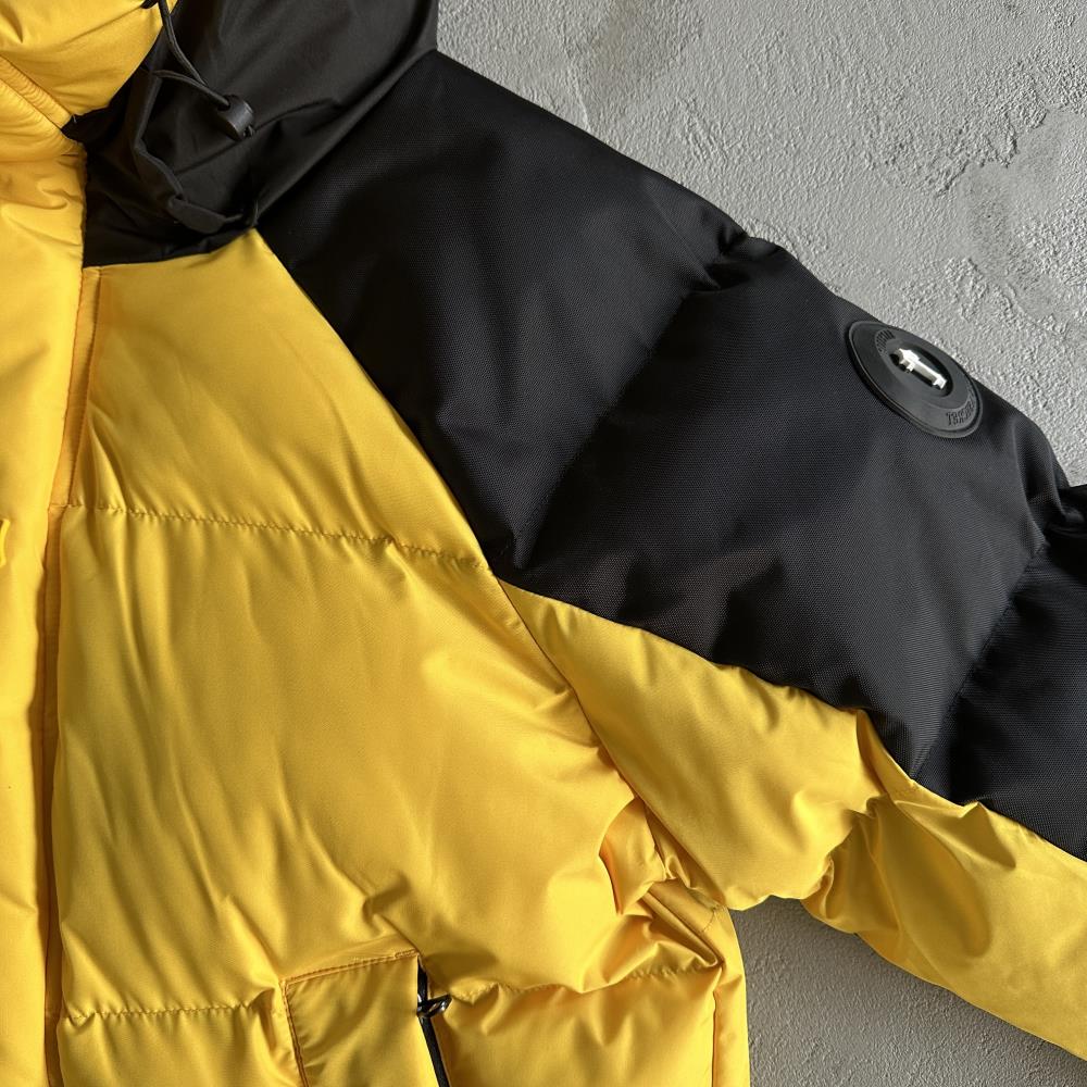 Decoded Arch Puffer Jacket Black Yellow