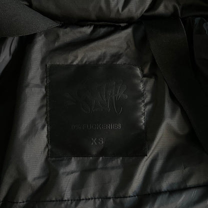 syna down jacket- Black and blue