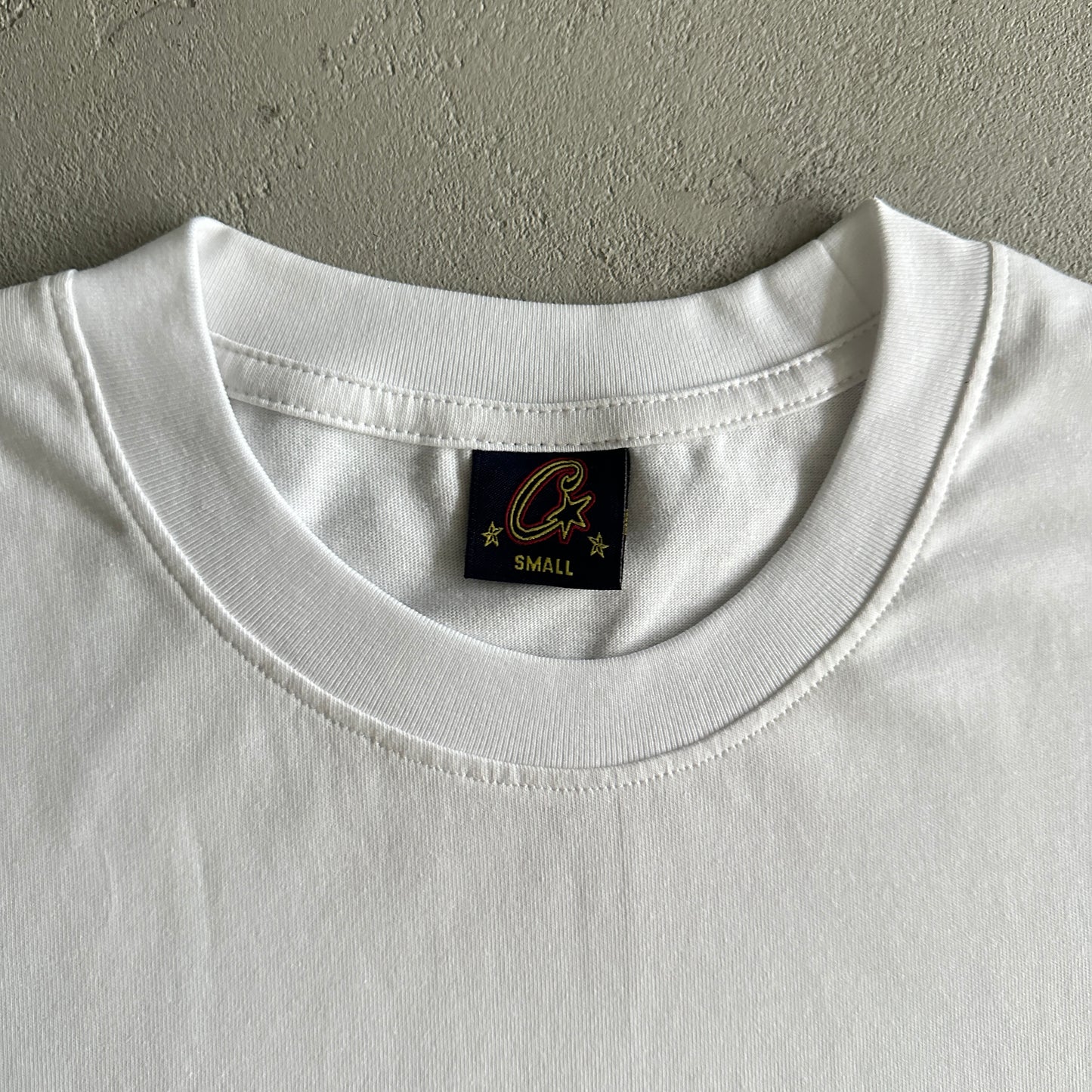 rusty alcatraz tee -white