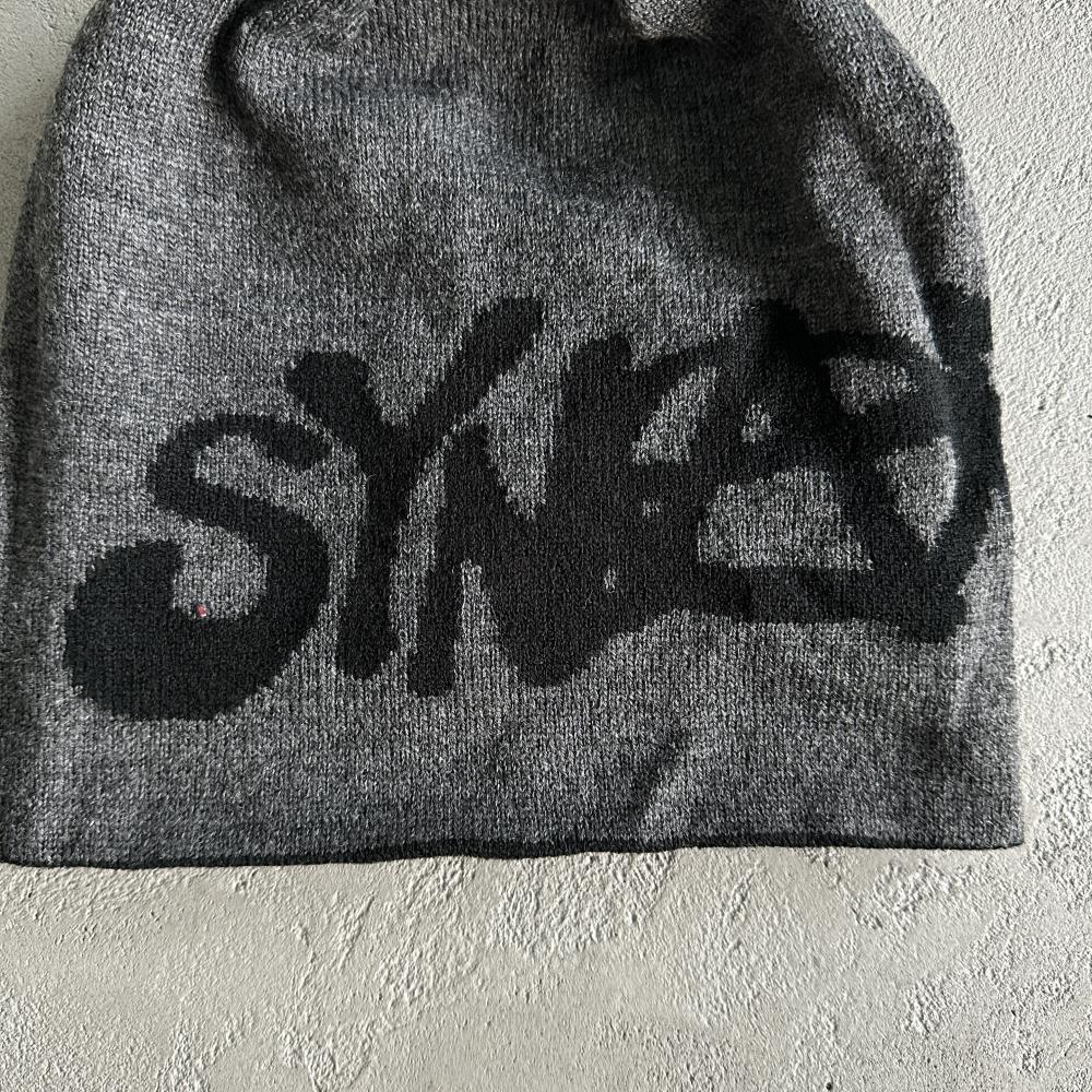 sy-hat- Black grey