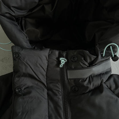 syna down jacket- Black and blue