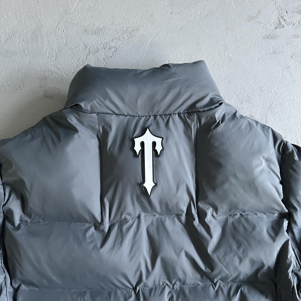 It's a secret puffer jacket BLACK