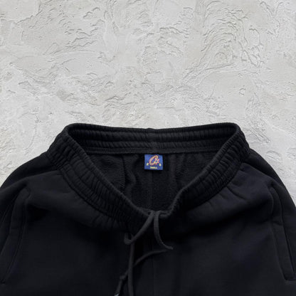 LUNDUN STITCH OPEN HEM -black and red