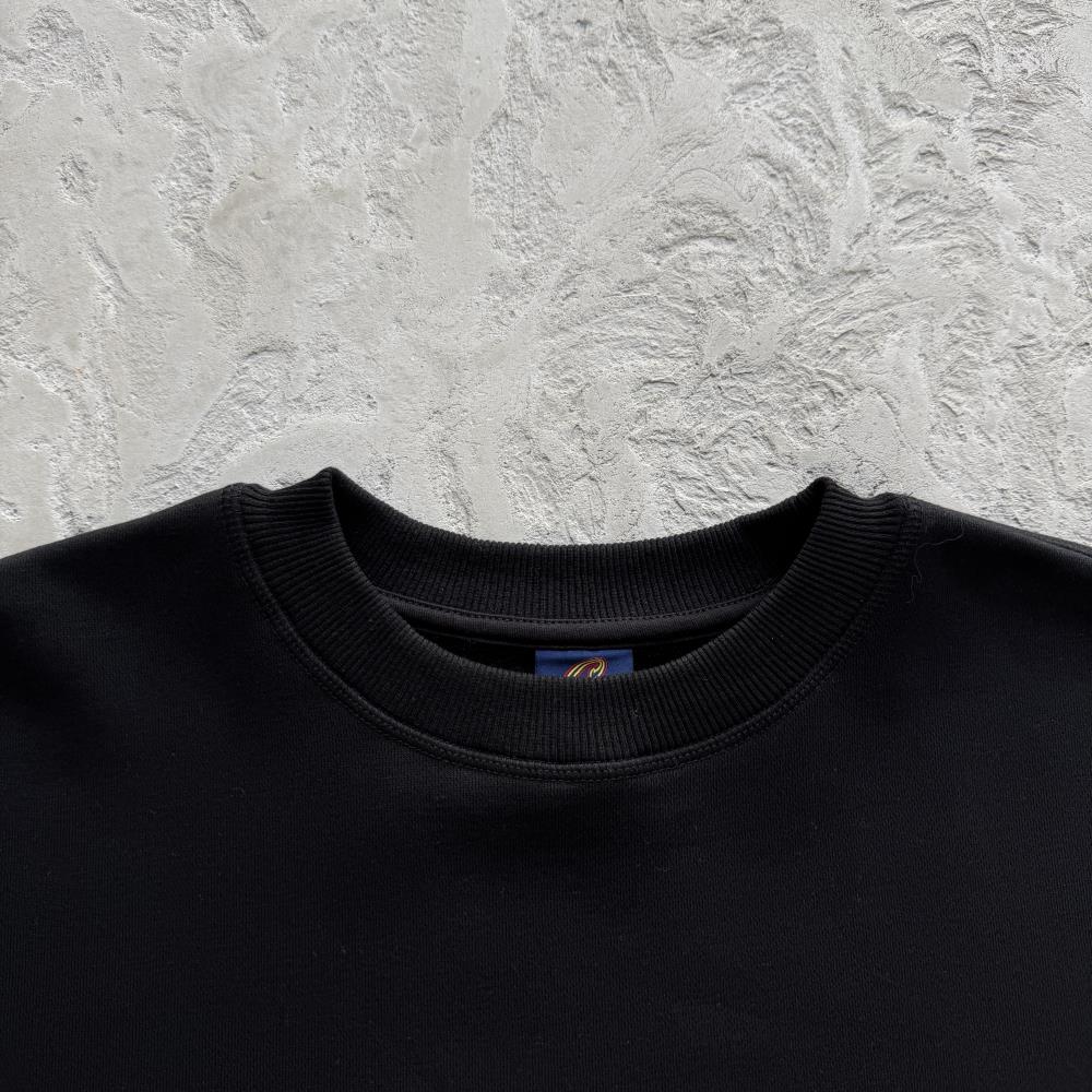 MINI ISLAND CREWNECK- BLACK