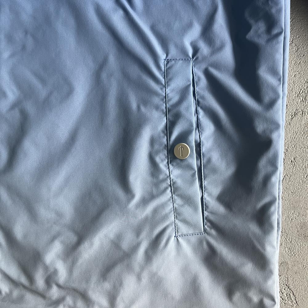 outline arch windbreaker-sky blue gradient