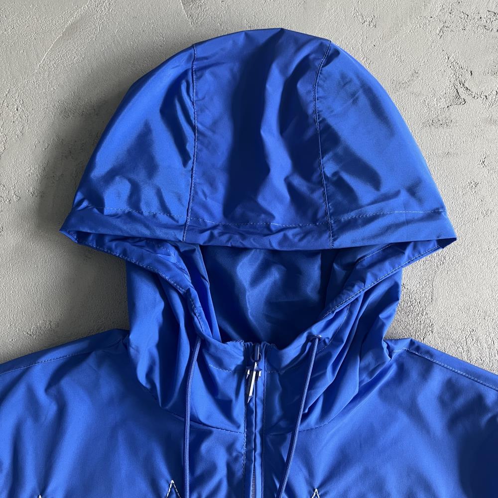 outline arch windbreaker-sky blue gradient