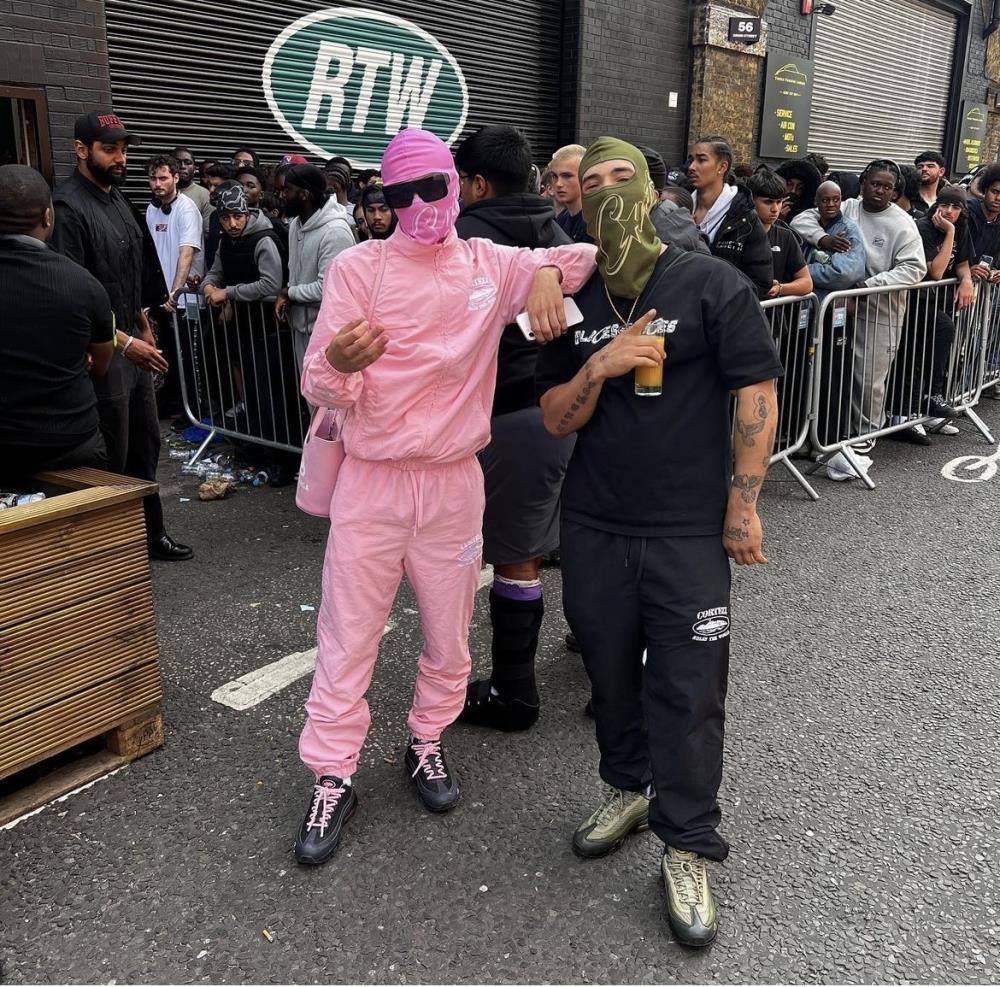 pink shukushuku suit