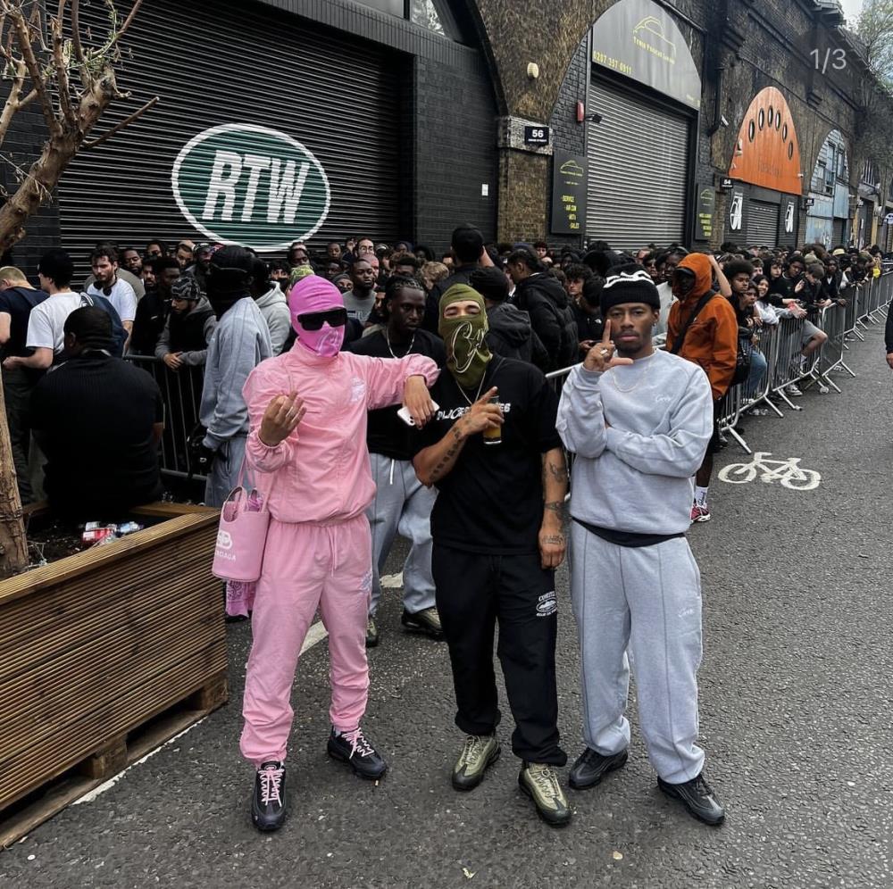 pink shukushuku suit