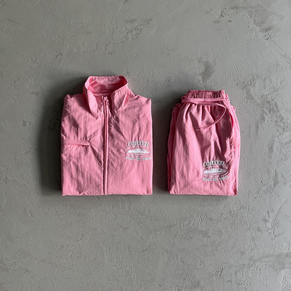 pink shukushuku suit