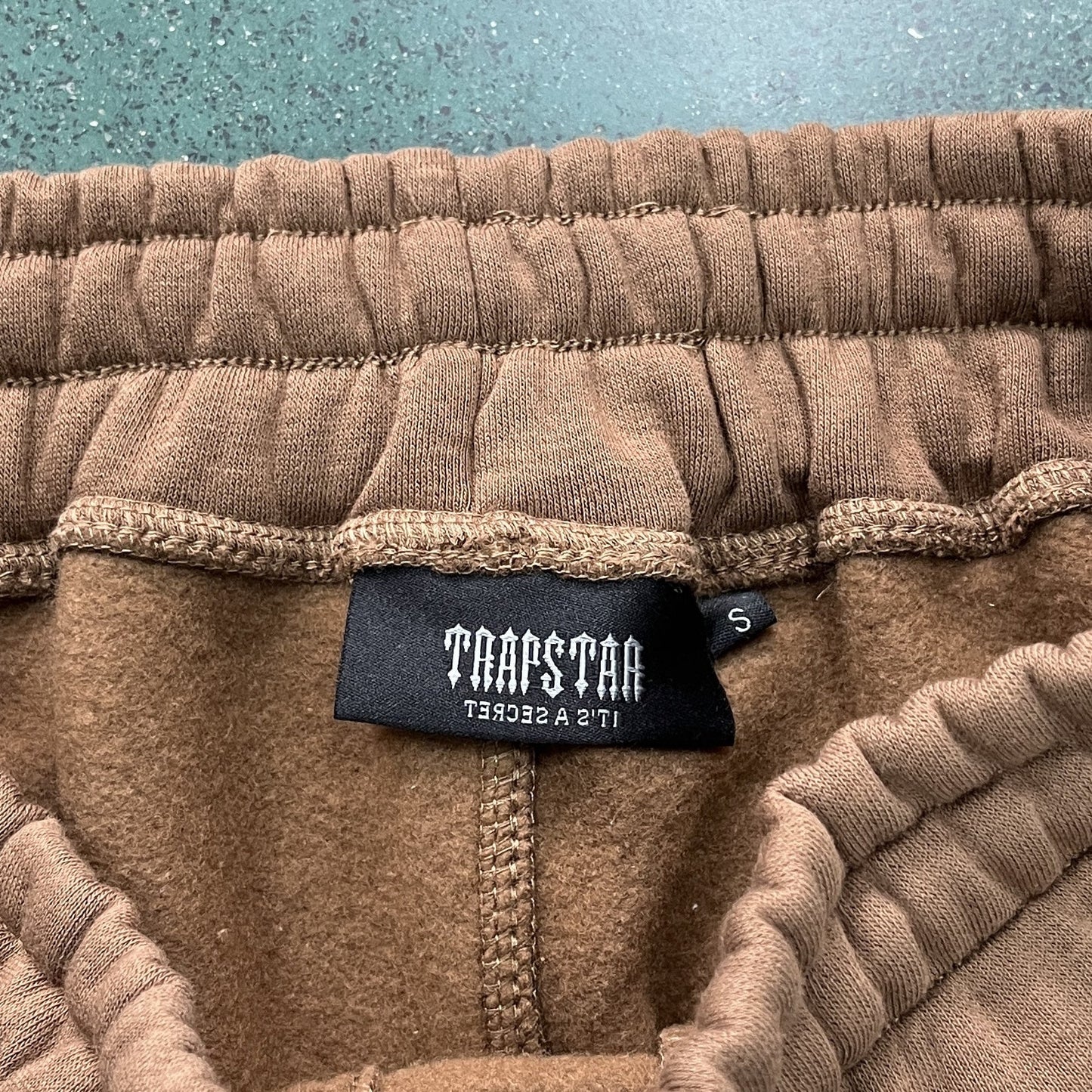 CHENILLE DECDODED2.0 HOODIE TRACKSUIT-BISON