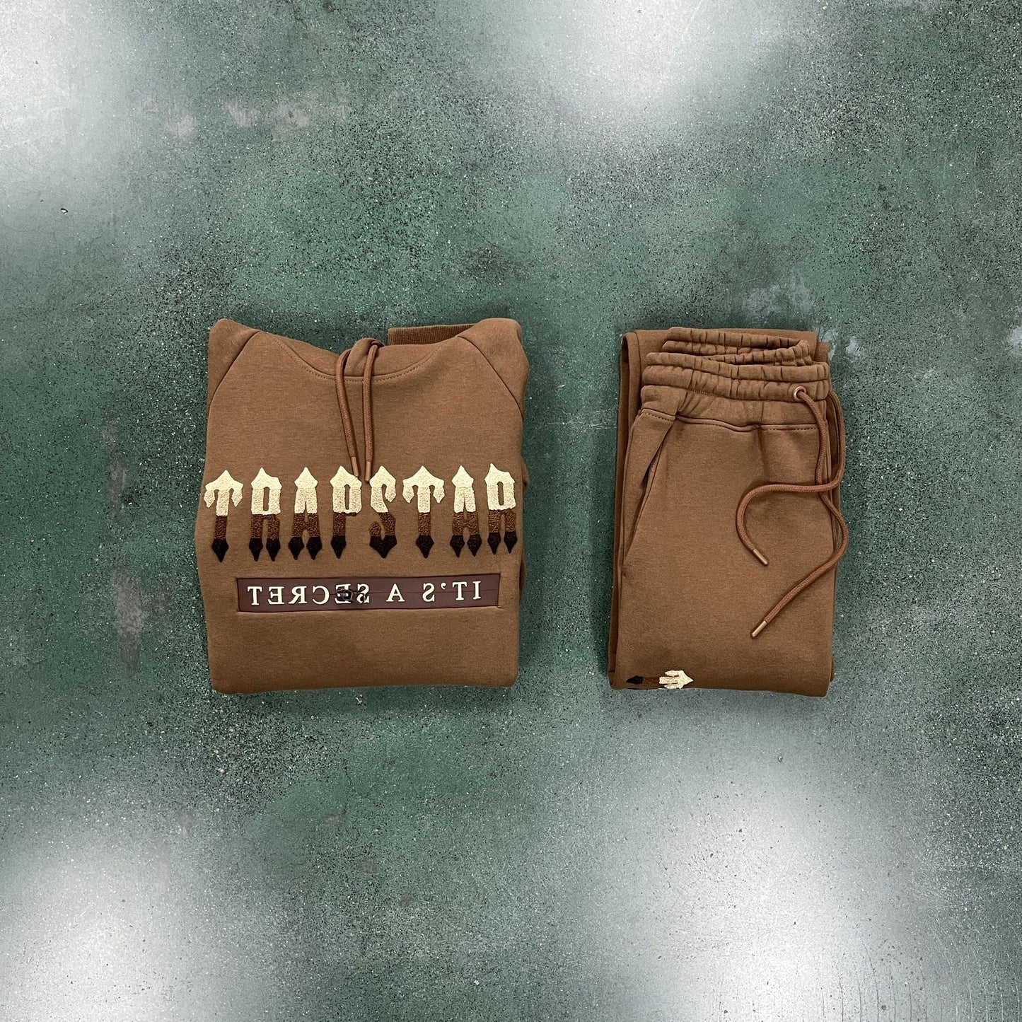 CHENILLE DECDODED2.0 HOODIE TRACKSUIT-BISON