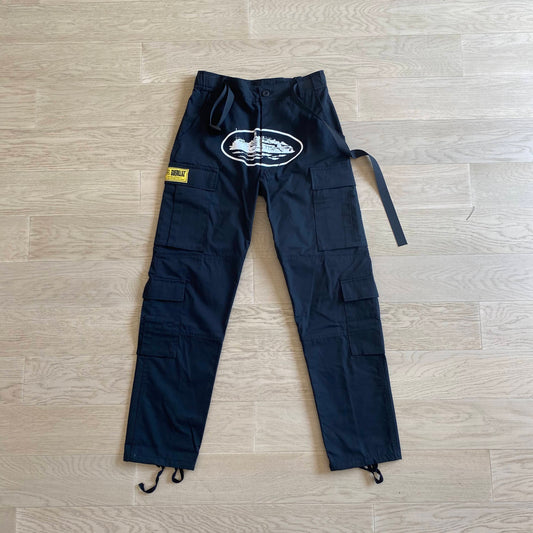 Corteiz black White Logo Yellow Patch cargo