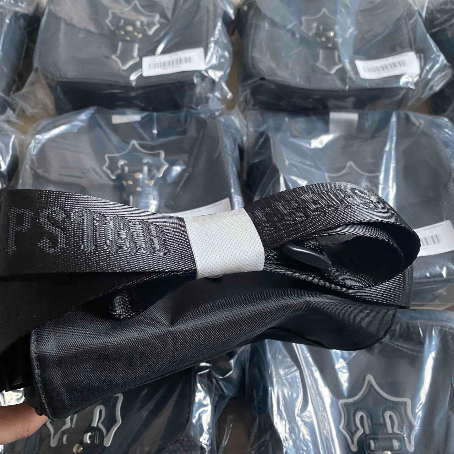 IRONGATE T CROSS-BODY BAG - BLACK/REFLECTIVE